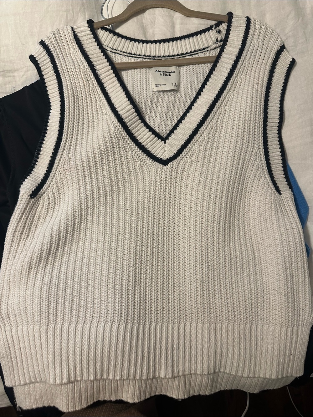 Abercrombie & Fitch Cream Knit V-Neck Sweater Vest with Black Trim